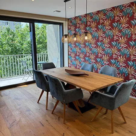 Crown Luxury 2br In Downtown Lejlighed