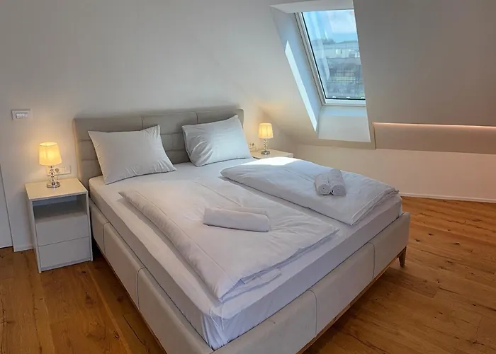 Crown Luxury 2br In Downtown Apartamento