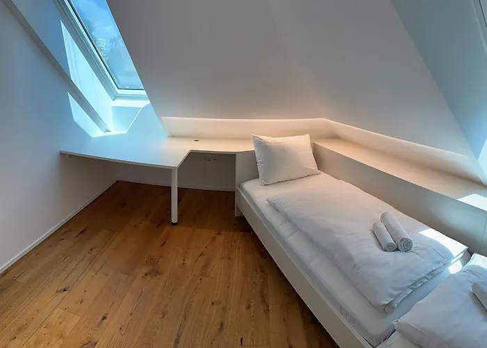 Crown Luxury 2br In Downtown