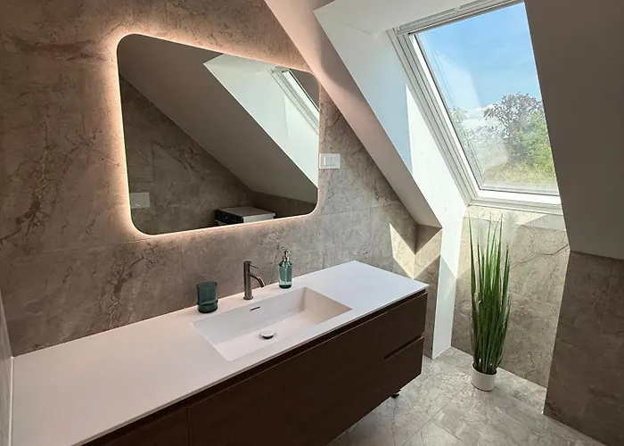 Apartma Crown Luxury 2br In Downtown Ljubljana