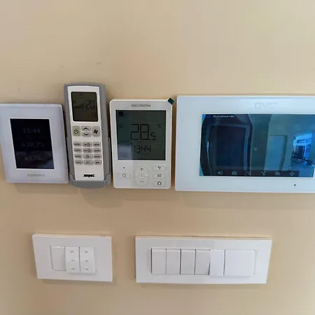 Crown Luxury 2br In Downtown شقة *