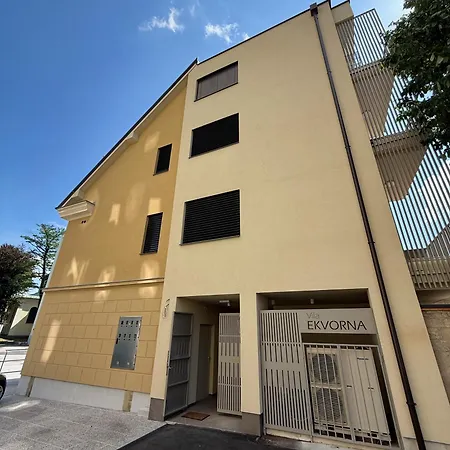 Lägenhet Crown Luxury 2br In Downtown Ljubljana